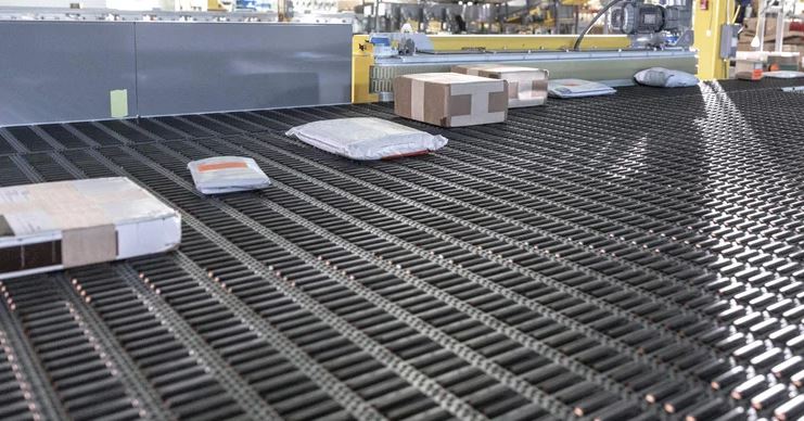sortation system in a warehouse using belt conveyor