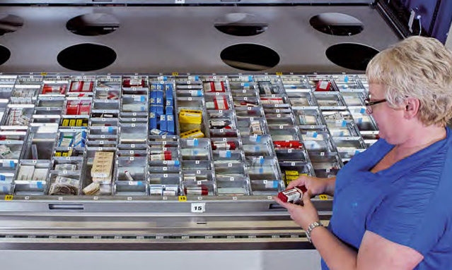 Hanel container/tray with compartments