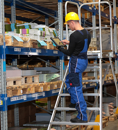 Picking from a rack system outside the golden zone