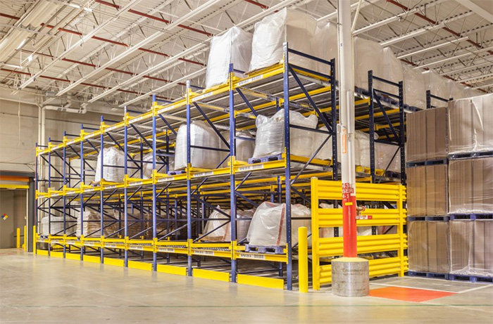 pallet flow seen from the infeed aisle