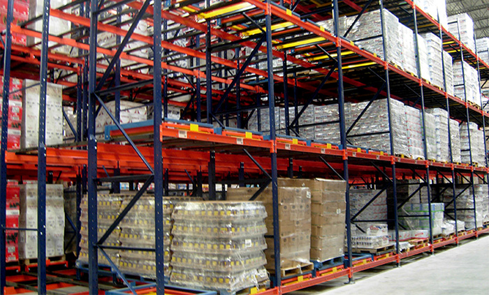 pushback rack system with nested carts